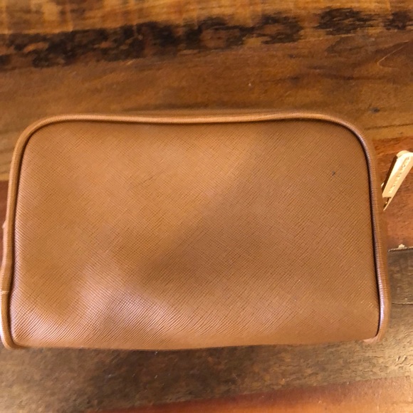 Michael Kors wristlet pouch - Picture 2 of 8